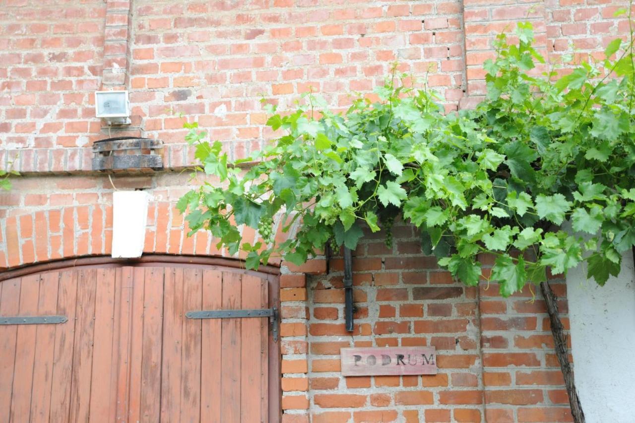 Wellness B&B Winery Sontacchi Kutjevo Exterior photo